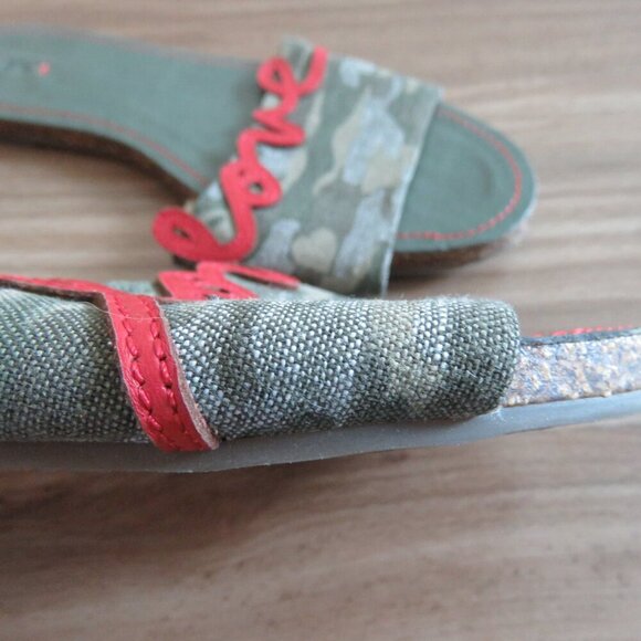 ED ELLEN DEGENERES Sharlin Camo Love Slide Open Toe Slip On Sandals - Size US 6 - Picture 8 of 10